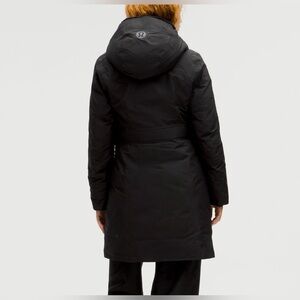 Lululemon snow warrior jacket sz 12. I literally wore this 1 but its
Too large.